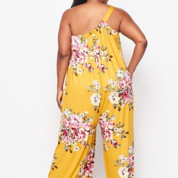 Floral print Beauty in a Jumpsuit - Picture 6 of 8